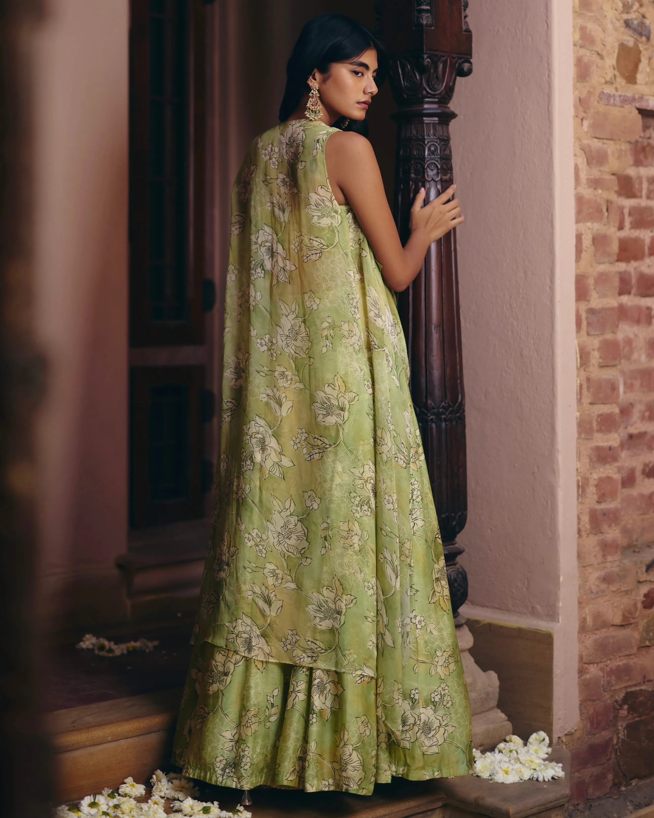 Bloosom Cape Sharara Set